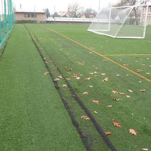 Renovace fotbalového hřiště (umělé trávy)